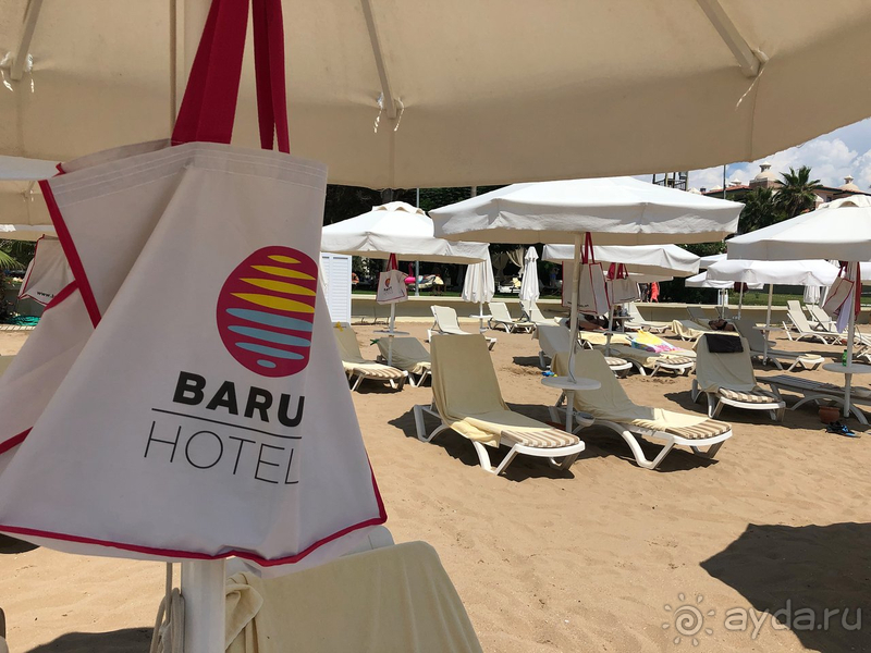 Всё в отеле отлично. Проблемы только с входом в море.