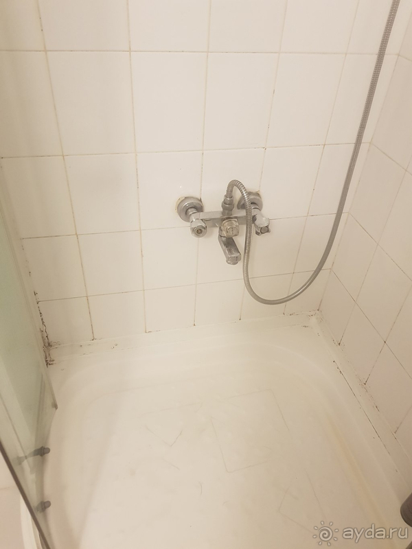 Отель понравится только туристам, которые ранее путешествовали с палаткой