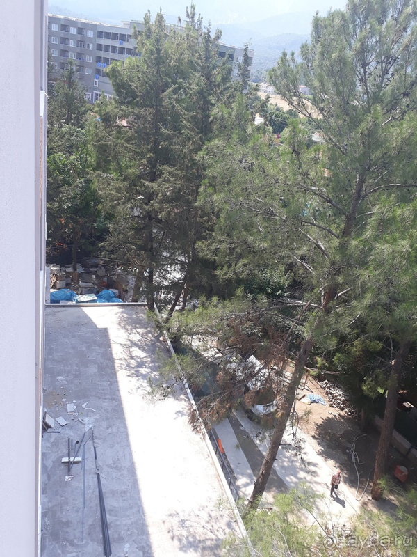 Отель не оправдывает уровня четвёрки.