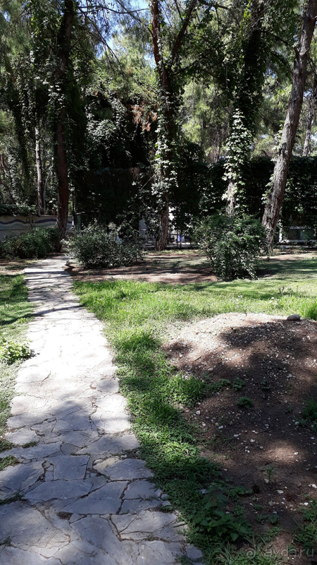 Отель не оправдывает уровня четвёрки.