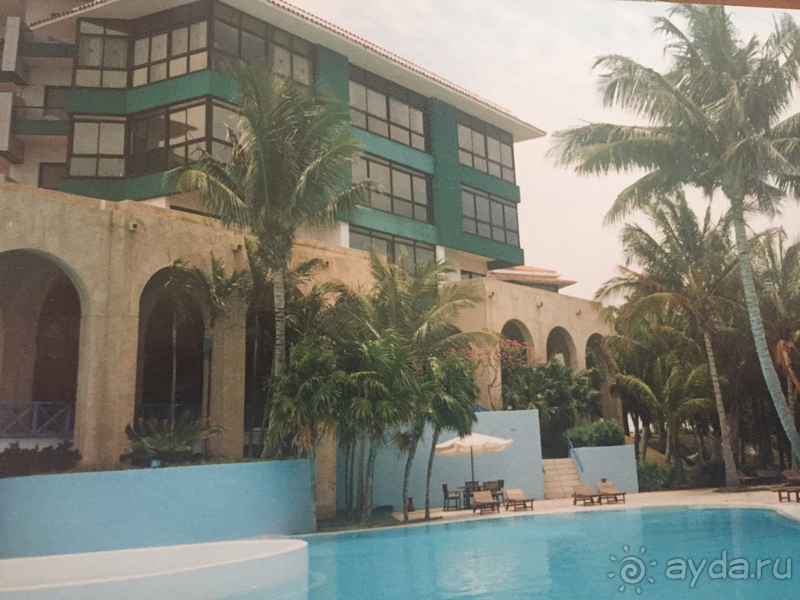 Отель хороший, но не роскошный.