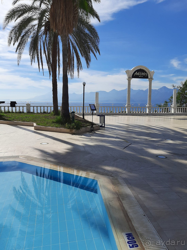 Отель на твердую четверку