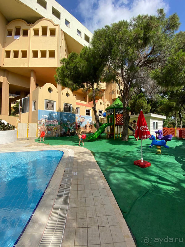 Отель не для молодежи