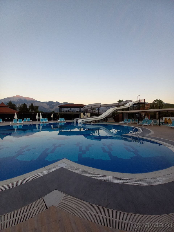 Бюджетный отель Seker Resort