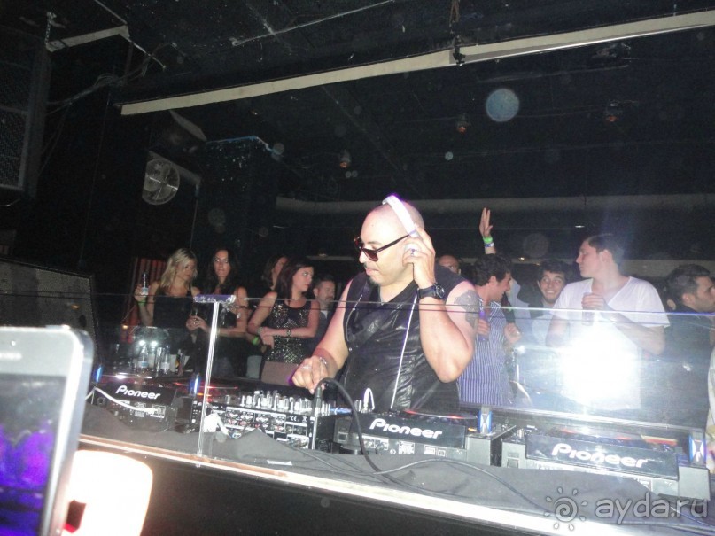 Общение на испанском с немцами в Барселоне и музыка от Роджера Санчеса