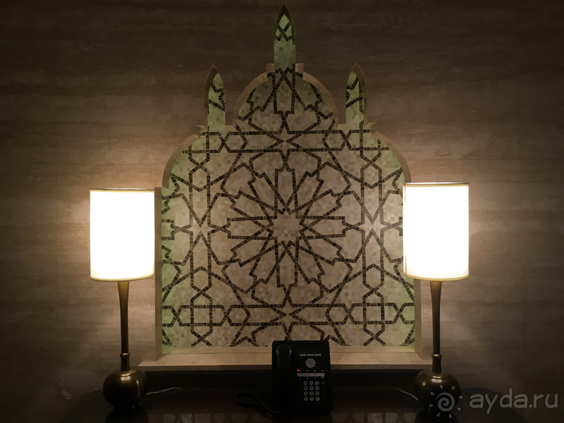 Почувствуй себя Шейхом во дворце с маленьким пляжем