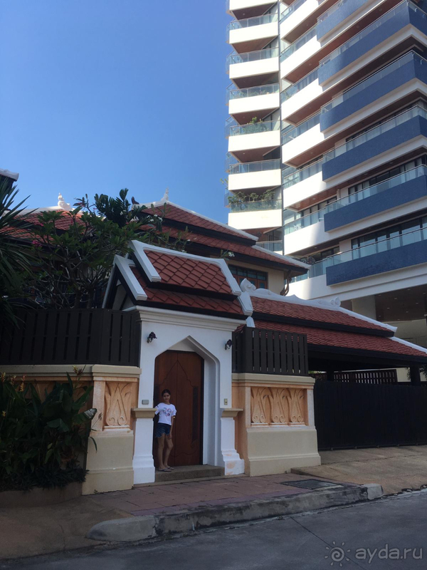 Немного уставший отель. Специализация – руссо туристо.