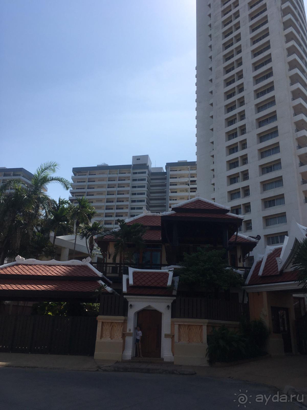 Немного уставший отель. Специализация – руссо туристо.