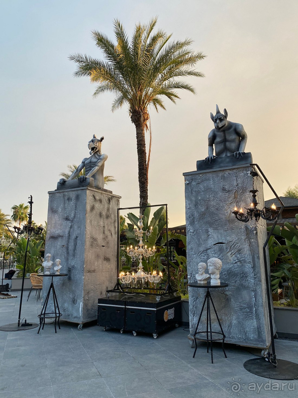 Сам отель очень стильный, интерьерный и чистый