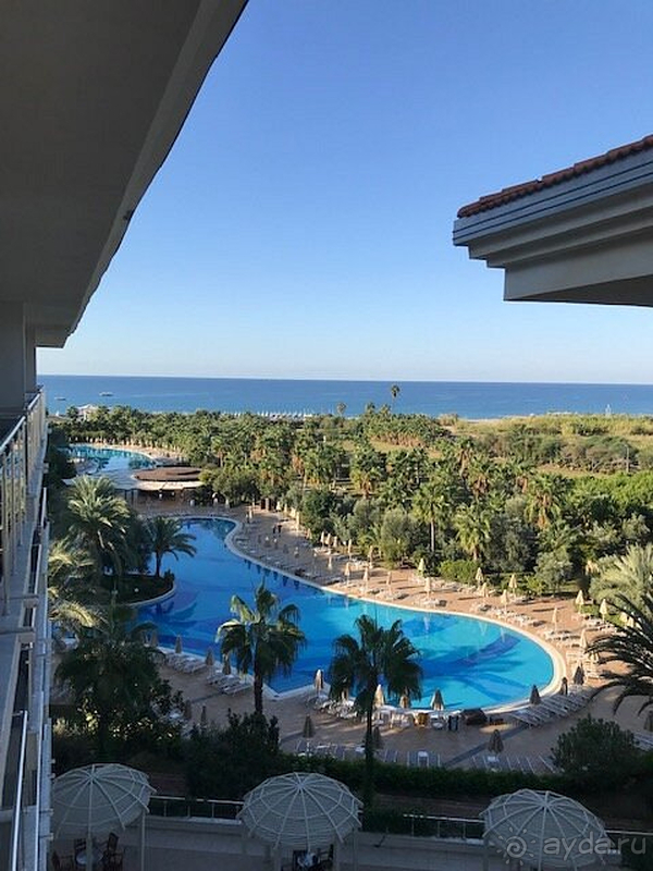 Концепция отеля больше ориентирована на европейцев, это стоит учитывать при выборе.