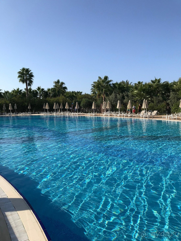 Концепция отеля больше ориентирована на европейцев, это стоит учитывать при выборе.