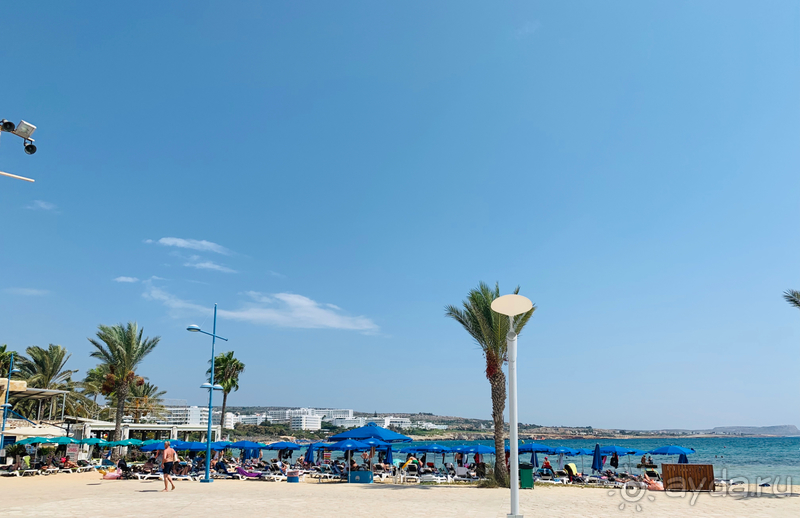 Сервис лучше чем в России , но хуже чем в остальной Европе.