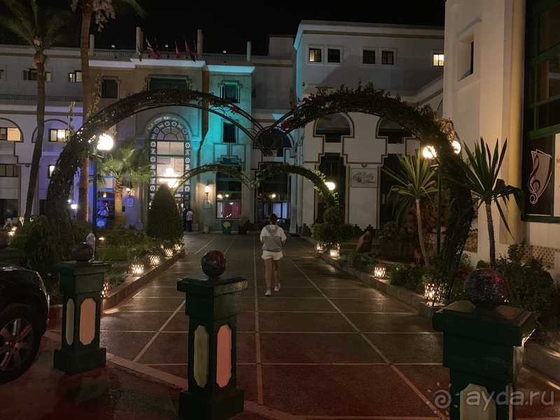 Обычный курортный отель за приемлимую цену