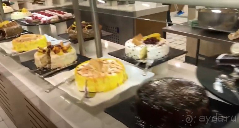 Вкусно кормят, всё рядом внутри отеля и около него