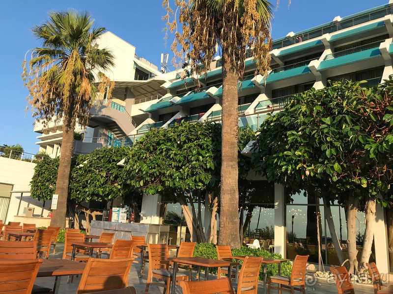 Очень достойный отель с некоторыми особенностями