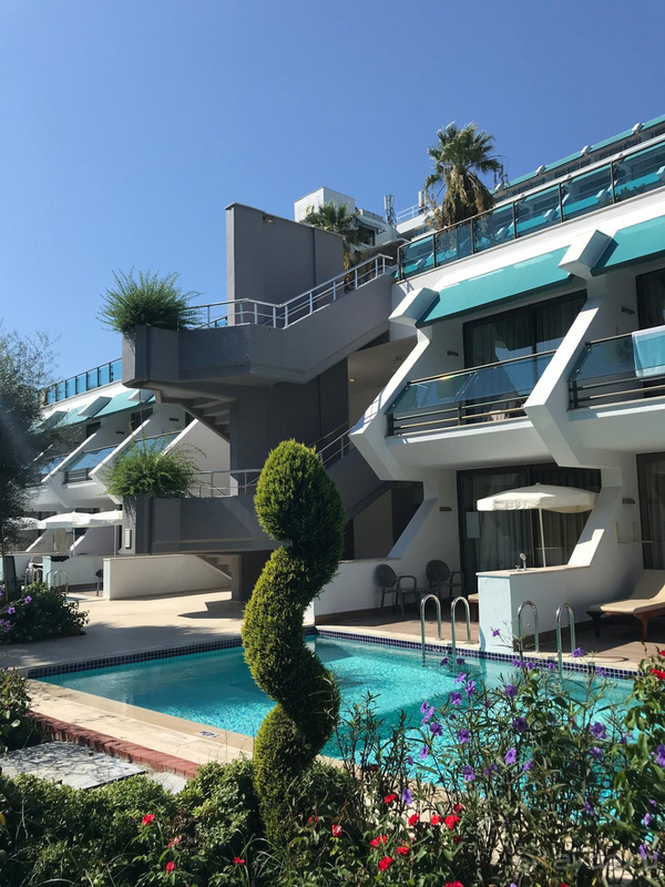 Очень достойный отель с некоторыми особенностями