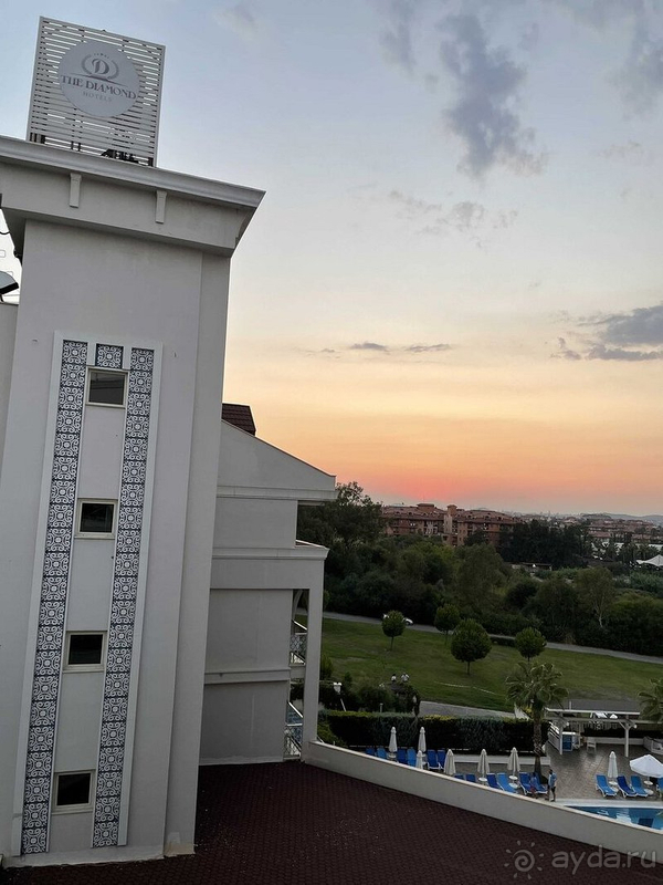 Замечательный отель 16+