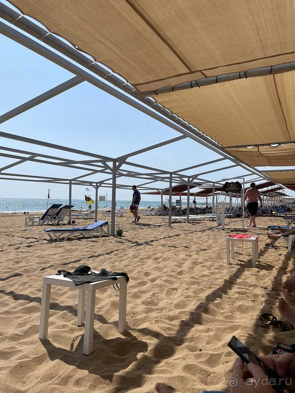 Замечательный отель 16+