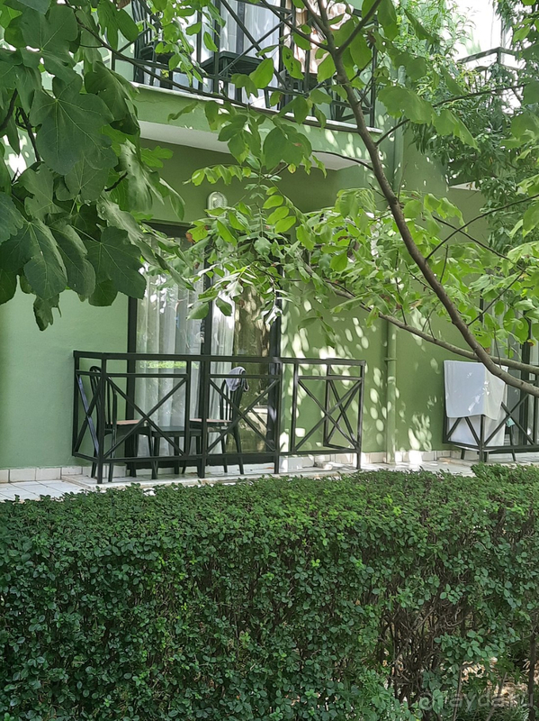 Притязательным туристам тут делать нечего.