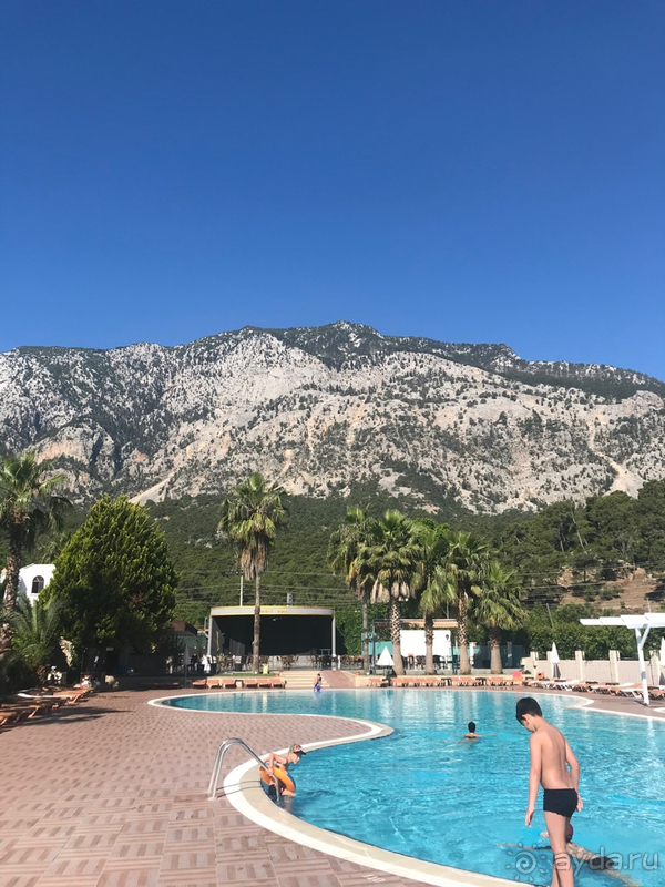 Отель явно не на 4*, но не смотря ни на что отдыхом остались довольны Отель явно не на 4*, но не смотря ни на что отдыхом остались довольны