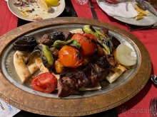 Кто не питает больших иллюзий и бюджет ограничен, тот прекрасно проведет тут время