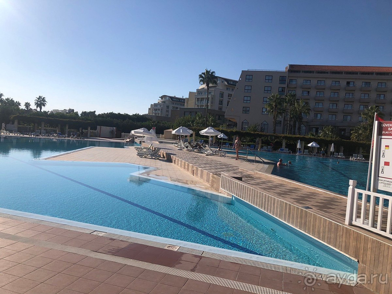 Спасибо отелю за хороший отдых, но капитальный ремонт прям требуется!