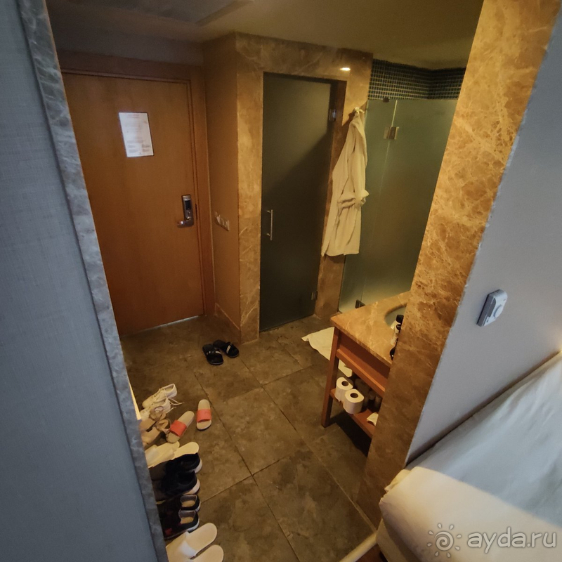 Не верьте хорошим отзывам!!!!!  Те кто пишут что всё Гуд, видимо не бывали в отелях 5-ка!