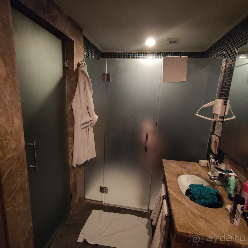 Не верьте хорошим отзывам!!!!!  Те кто пишут что всё Гуд, видимо не бывали в отелях 5-ка!