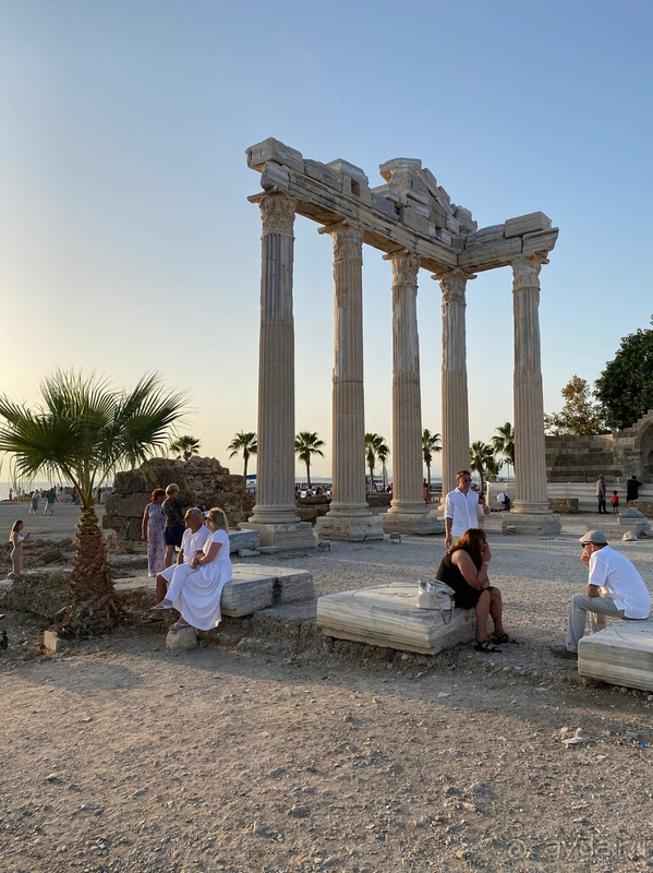 Отдых в данном отеле в целом оправдывает свою стоимость.