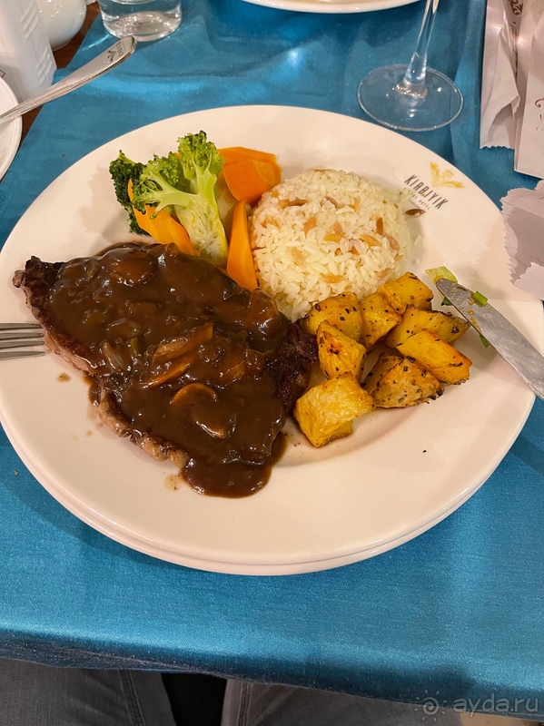 Остался доволен, думаю съезжу ещё раз из за пляжа, моря и соотношения цена/качество