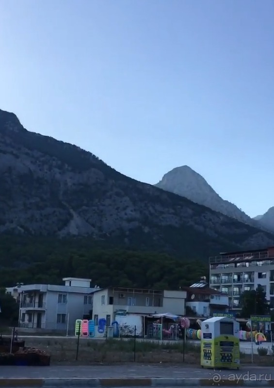 Отель тянет на 4, рекомендую непритязательным туристам.