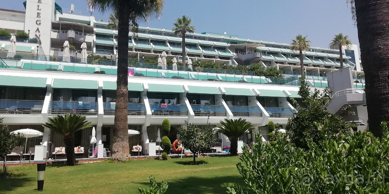 Очень домашний отель.