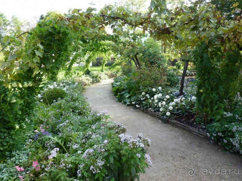 По садам и замкам большой компанией или какими могут быть парки