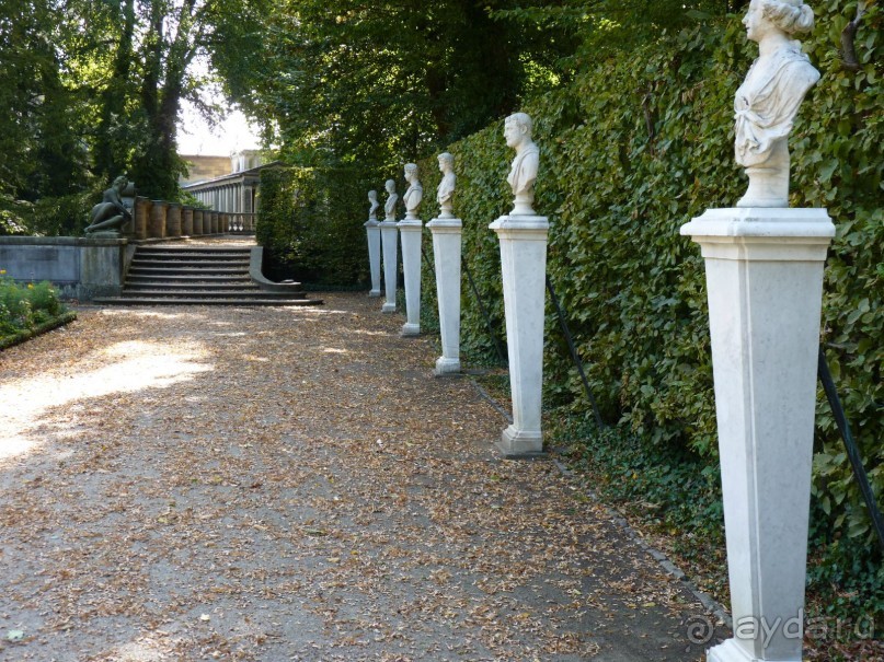 По Садам и Замкам большой компанией