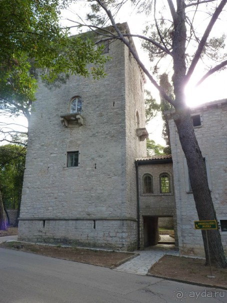 Бриуны! А что это за штучка....