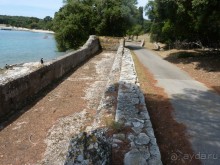 Бриуны! А что это за штучка....