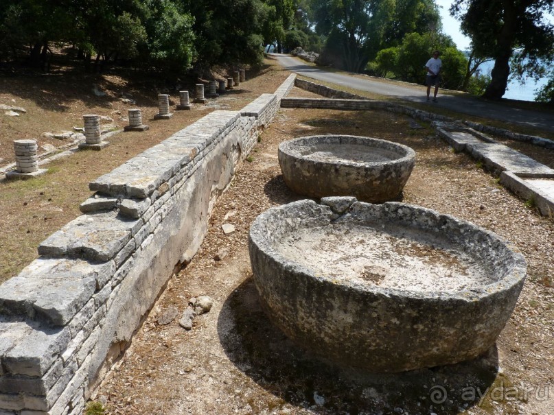 Бриуны! А что это за штучка....