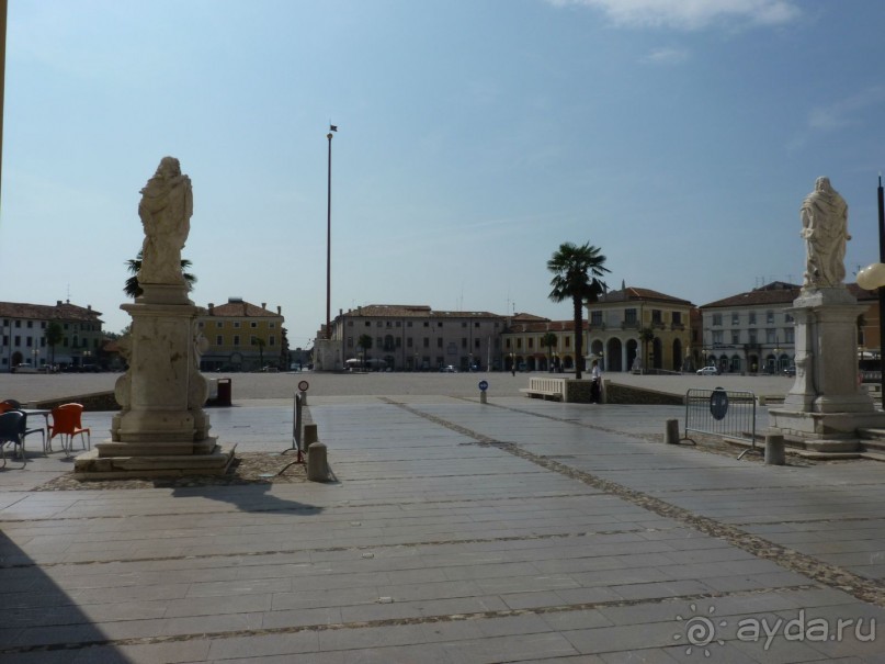 Идеальный город ждет туристов. Palmanova