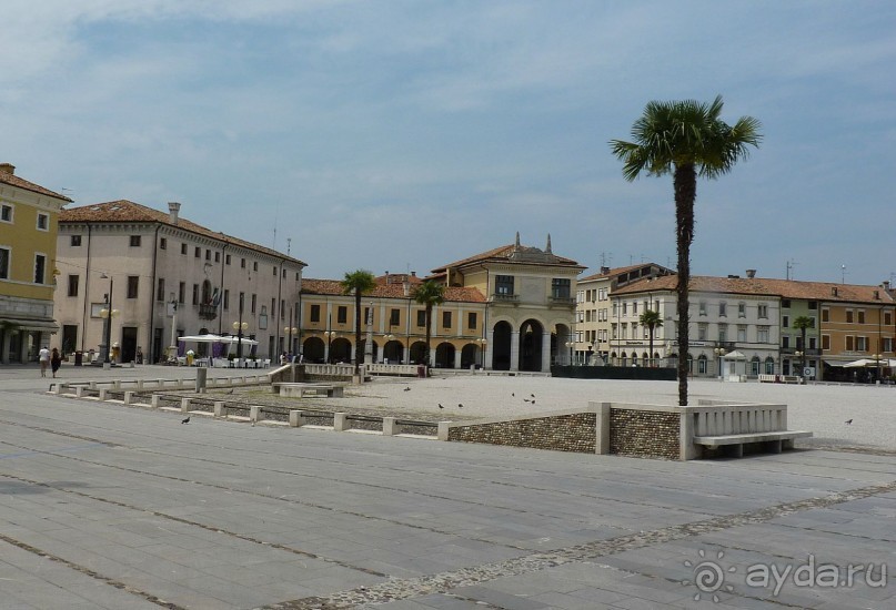 Идеальный город ждет туристов. Palmanova