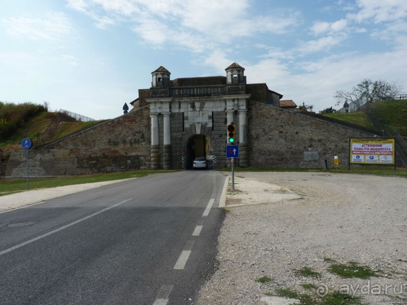 Идеальный город ждет туристов. Palmanova