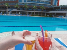 Эмоции тоже включены 