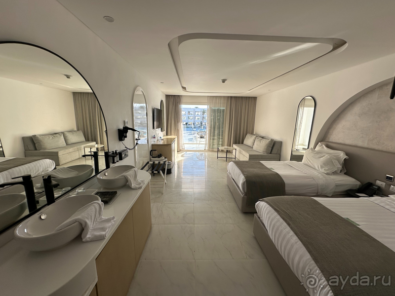 Новый белоснежный отель на берегу Шарм Эль Шейха