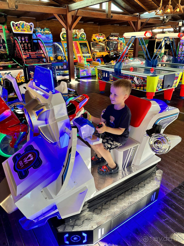 Отель нам понравился, но номер нас шокировал. 