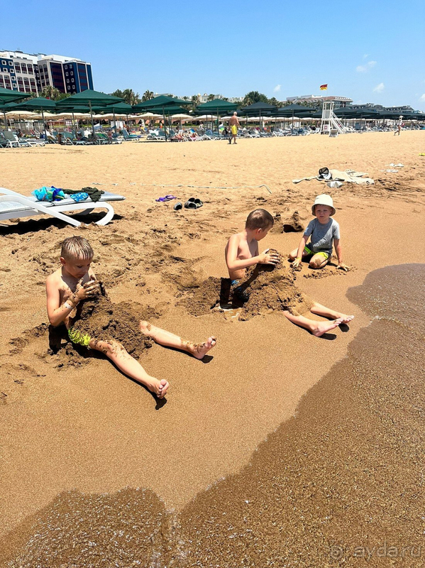 Отель нам понравился, но номер нас шокировал. 