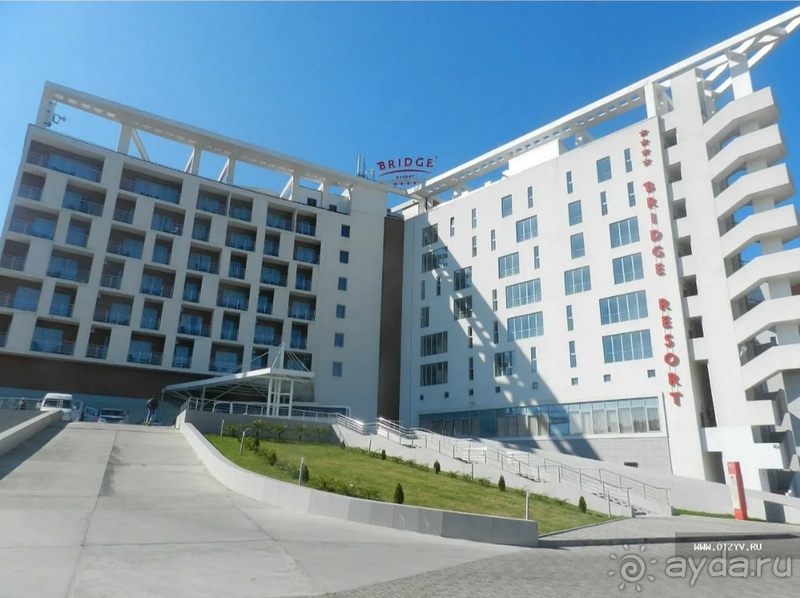 Отель "Bridge Resort"
