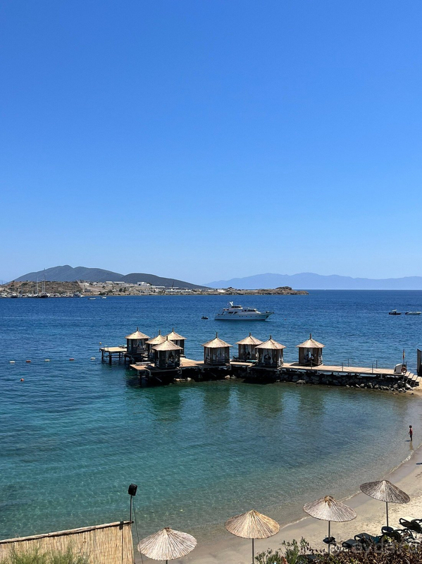 Хороший отель, прекрасное море, шикарные виды.