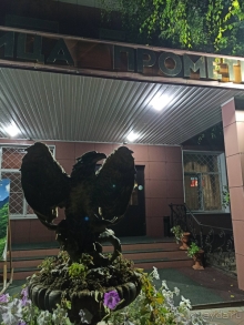 Вход в гостиницу