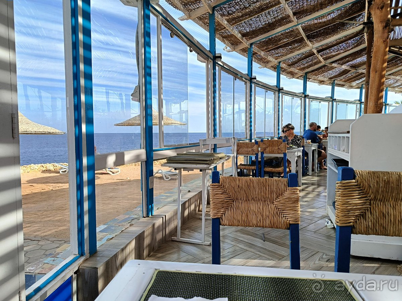 Нормальный отель с не обычным пляжем.