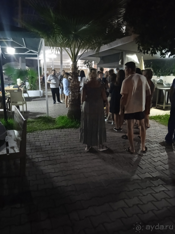 Отель-кладбище-море за 5 минут!