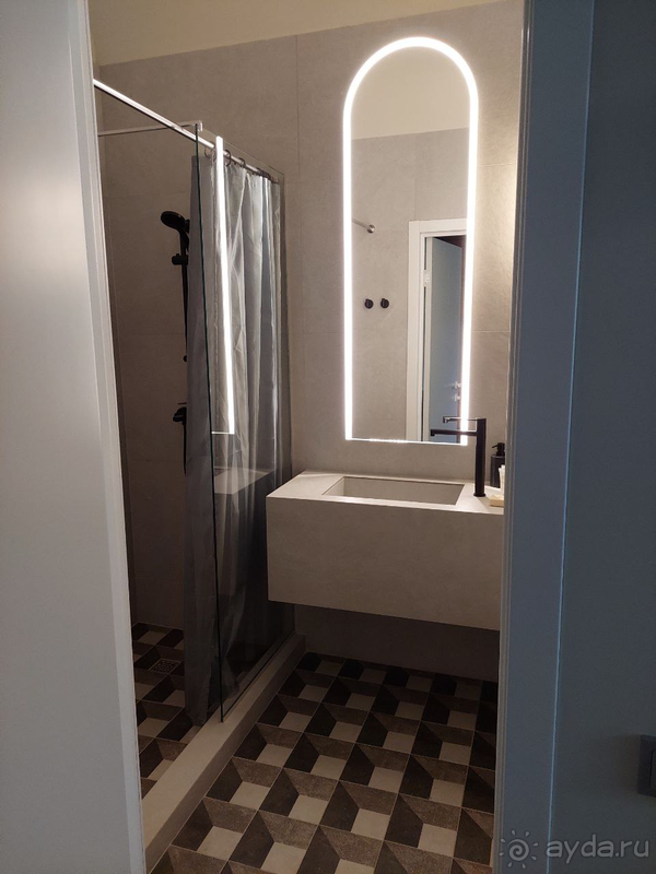 Отель с современным дизайном и комфортными условиями проживания